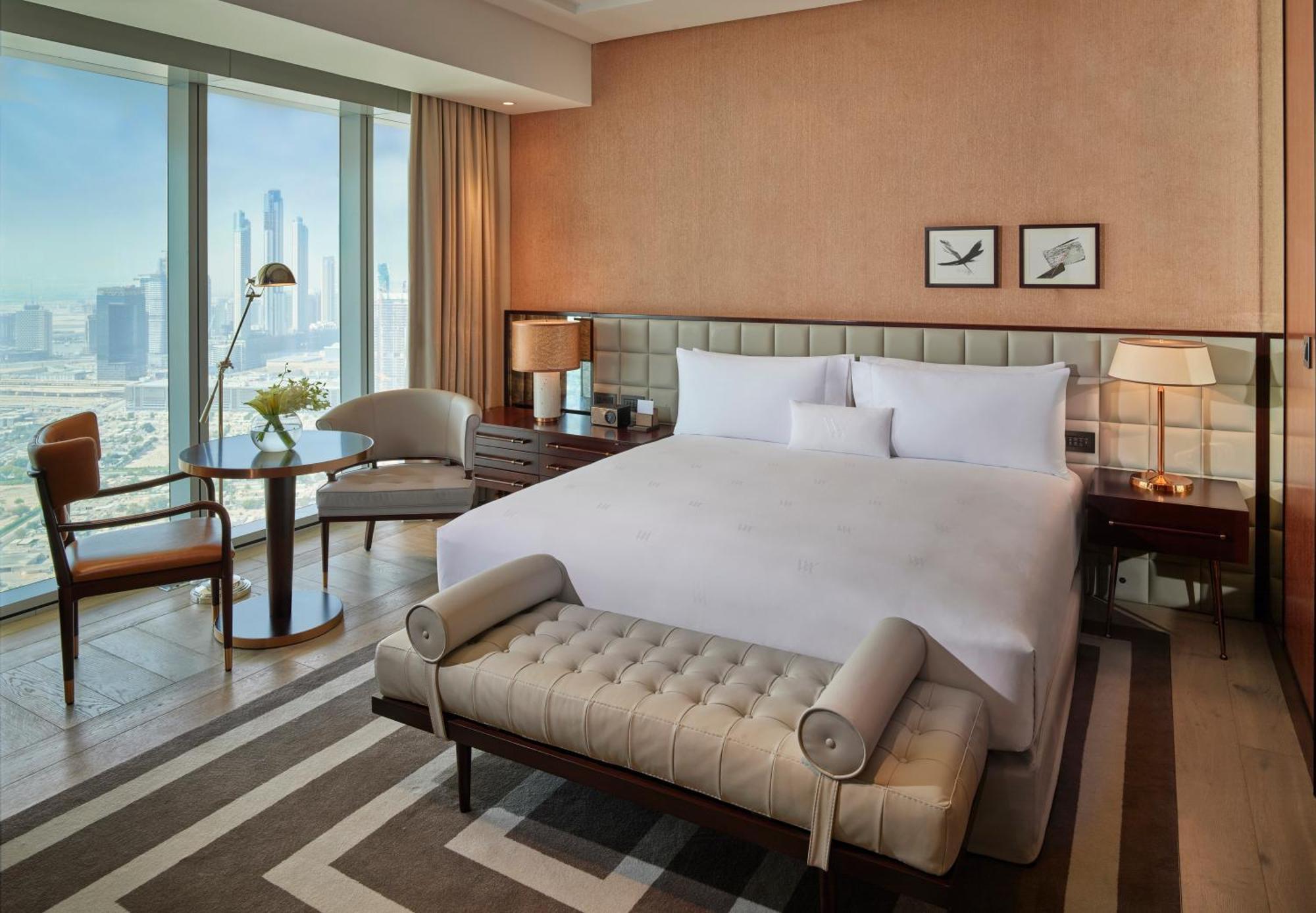 Waldorf Astoria Dubai International Financial Centre Hotel Luaran gambar A bedroom at the Address Downtown Hotel